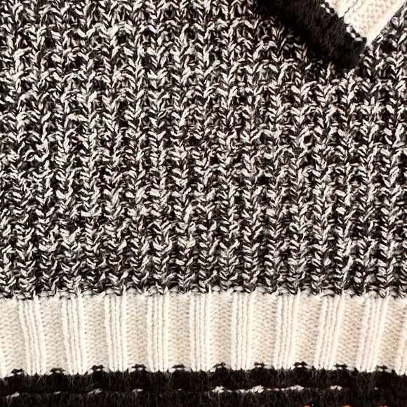 H&M Divided Long Turtleneck Sweater (M) - Picture 5 of 10